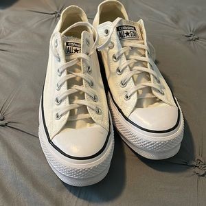 All white Converse platforms woman’s 9.5
